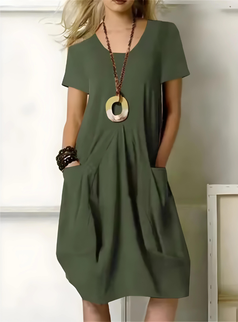 Women's Dress - Loose Fit - V-Neck Short Sleeve - Knee Length with Pockets