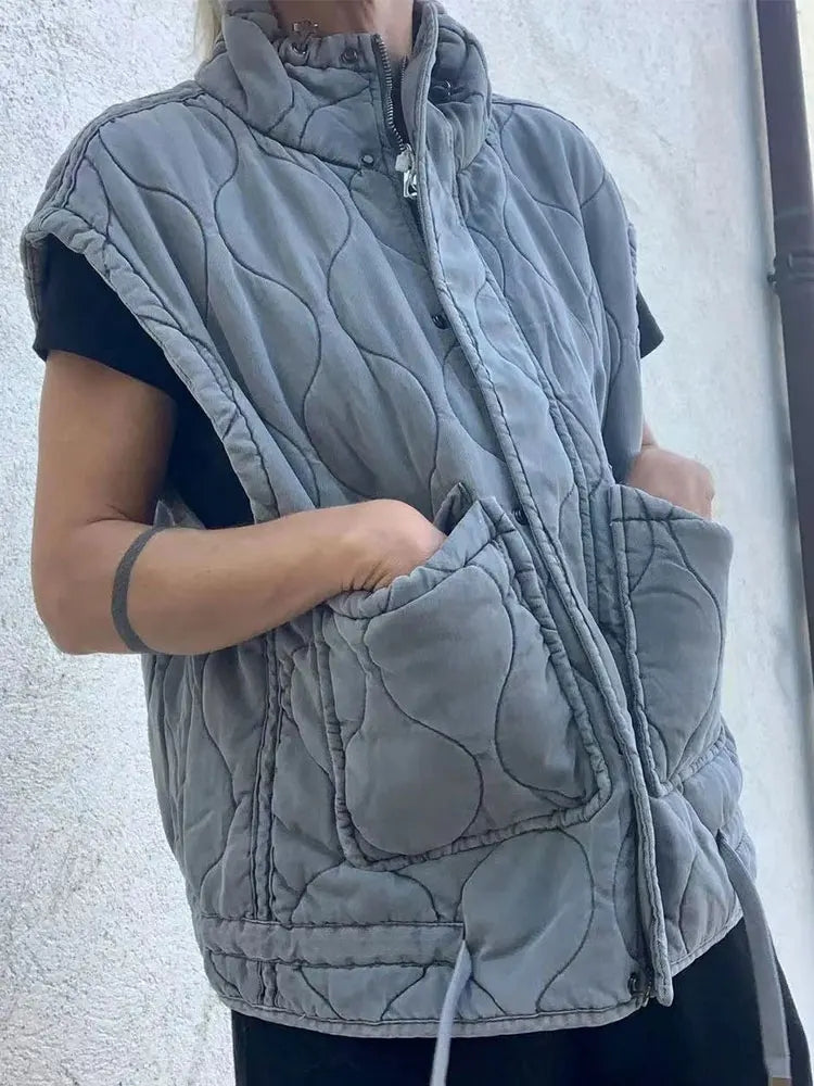 Women's quilted vest with front pockets