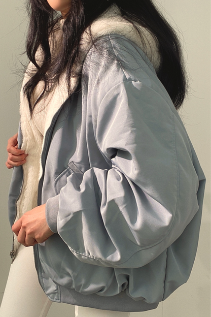 Stylish sherpa-lined winter jacket for women