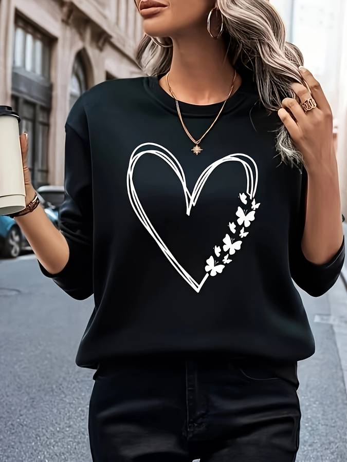 Women's classic sweater with heart print