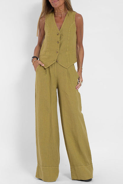 Women's Linen Outfit Set - Sleeveless V-Neck Button Front - Wide-Leg Relaxed Fit - With Pockets