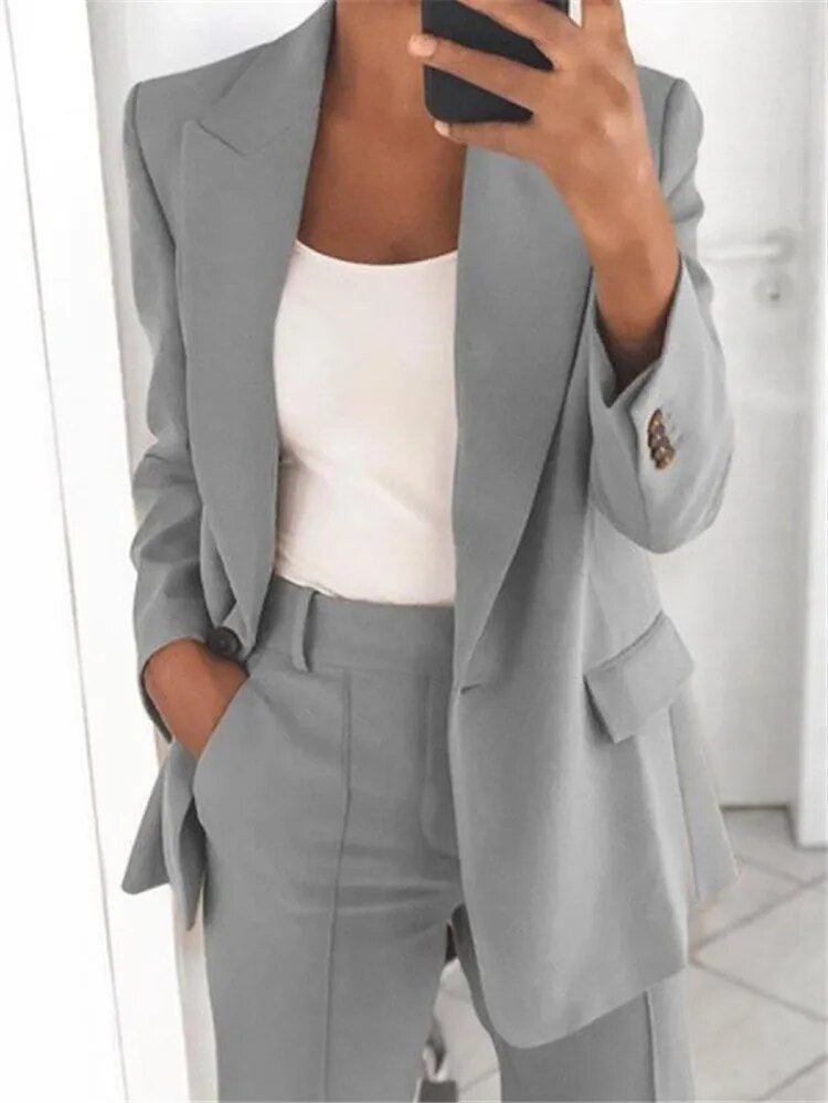 Mildred - Women's 2-Piece Suit - Elegant Blazer and Trousers Set for Professional Style