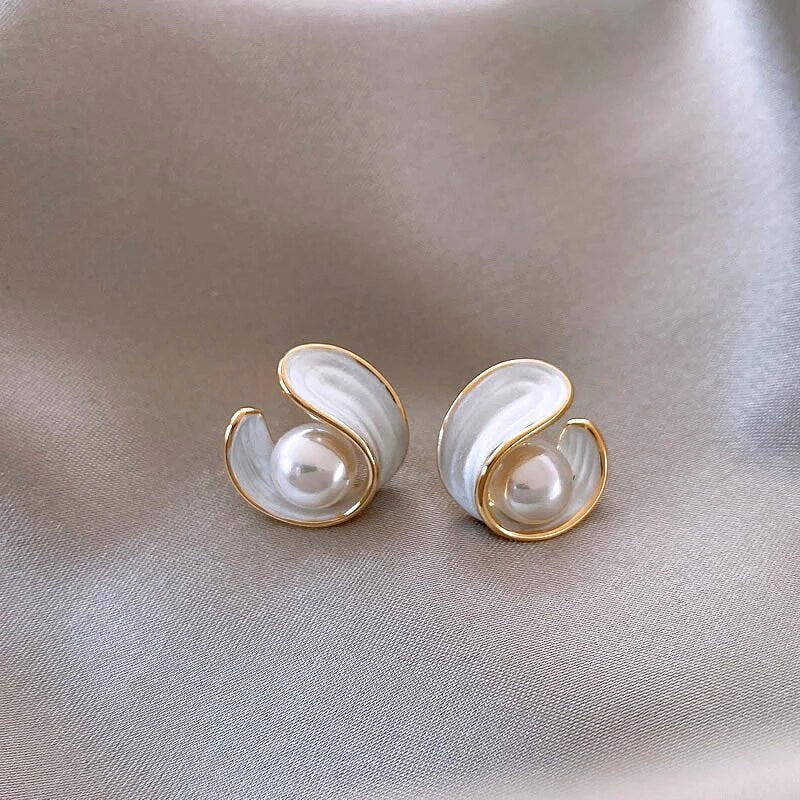 White Opal Luxury Pearl Earrings