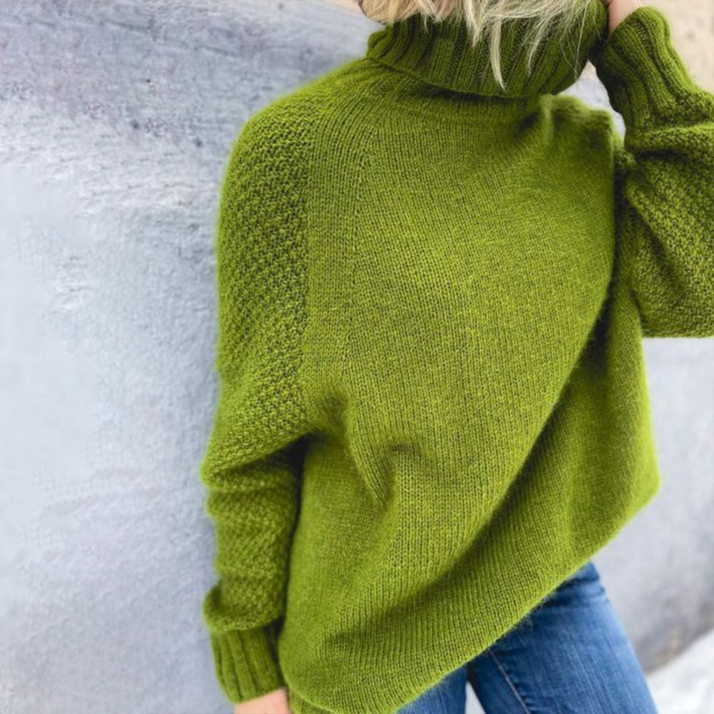 Women's oversized knitted turtleneck sweater