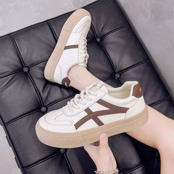 Women's Casual Sneakers - Chunky Rubber Sole - Lace-Up - Breathable Stylish Design
