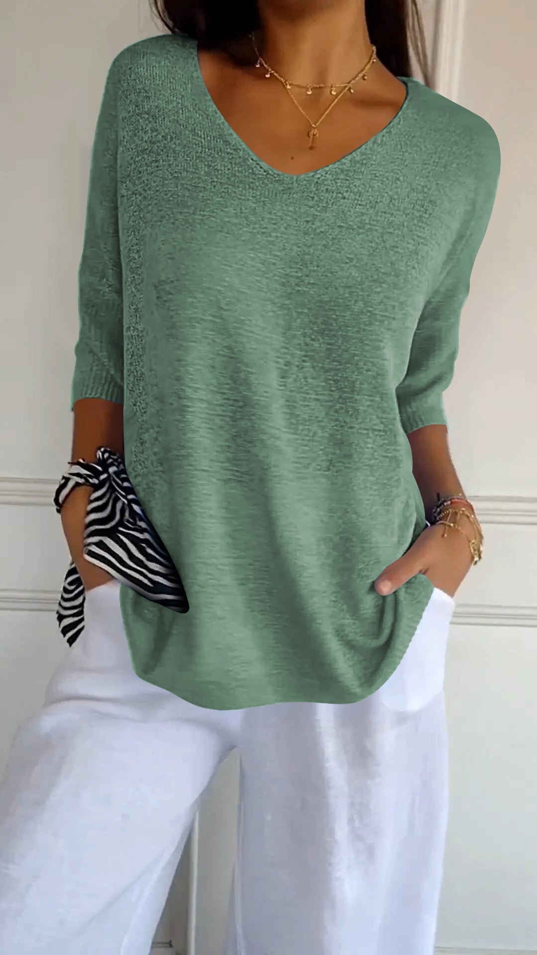 Women's casual slim fit v-neck 3/4 sleeve knitted sweater