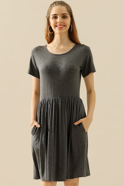 Women's Casual Dress - Round Neck - Short Sleeve - Knee-Length A-Line with Pockets