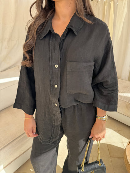 Women's Button-Up Shirt - Lightweight fabric - Relaxed Fit - Long Sleeve Casual Wear