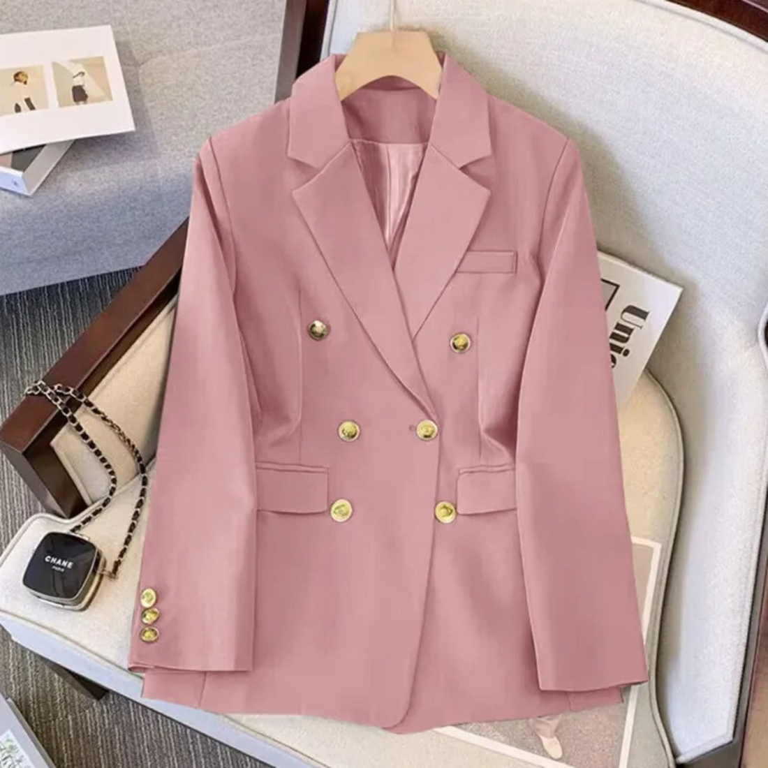 Women's elegant blazer in fashionable colors