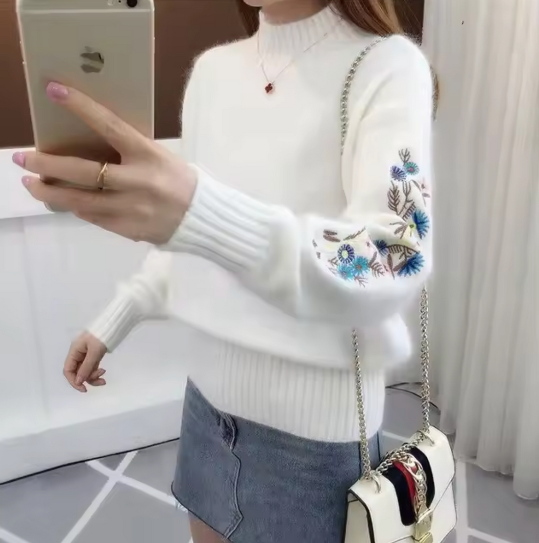 Women's floral embroidered knitted sweater