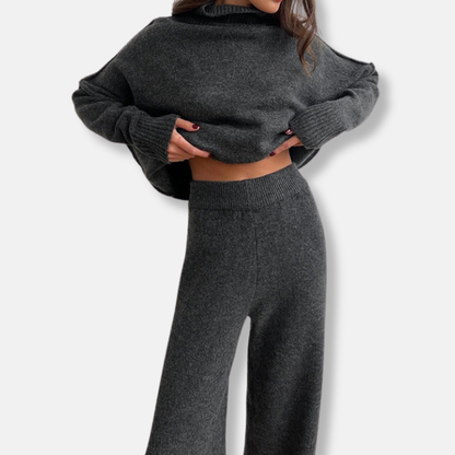Women’s Two-Piece Sweater Suit Set – Chunky Knit – Oversized Fit – Turtleneck and Wide-Leg Pants