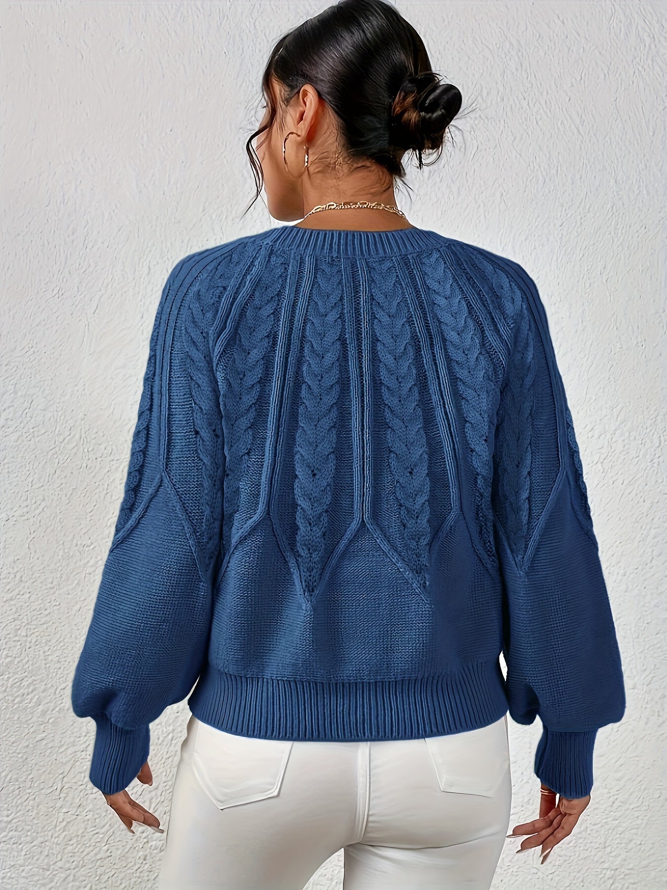 Cable Pattern Round Neck Knitted Pullover