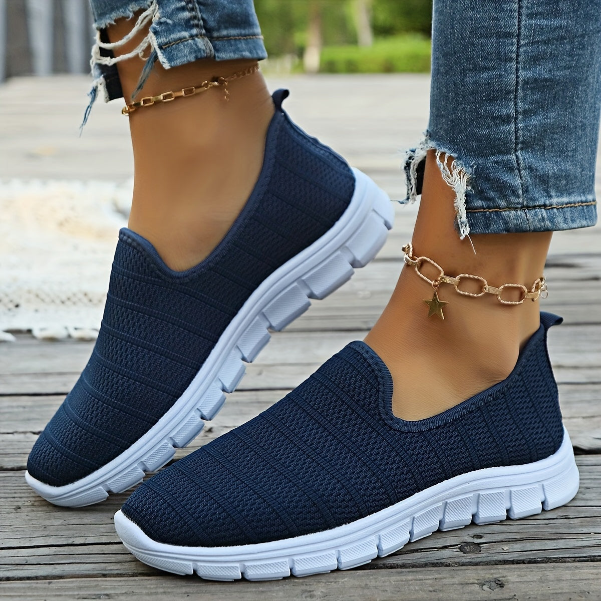 Lightweight slip-on walking shoes with stretchy knit upper for women