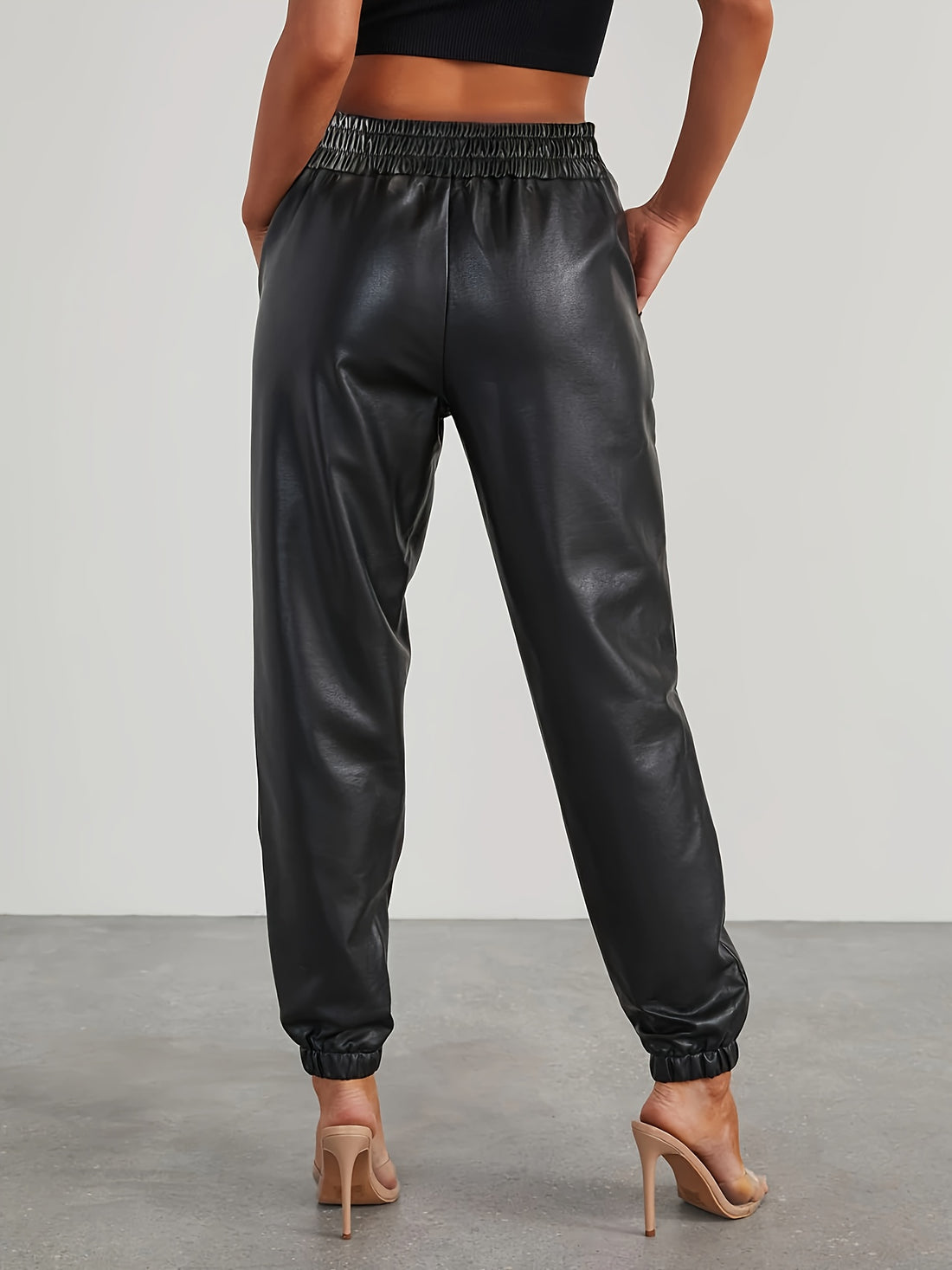 High-waisted jogger pants with elastic waistband for women