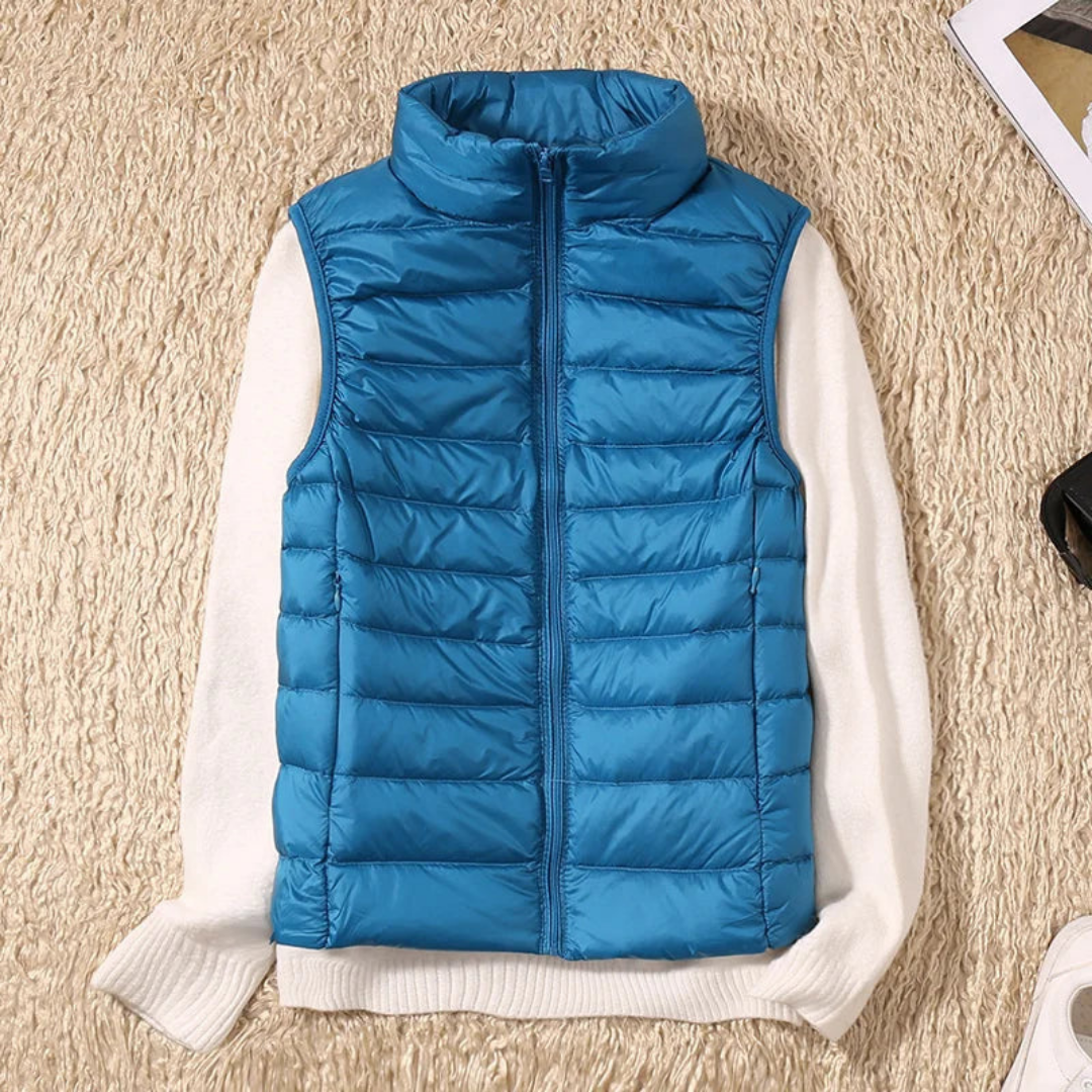 Women's classic sleeveless vest with zipper closure