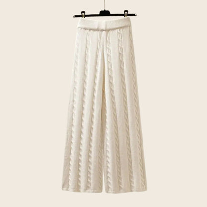 Women's timeless knitted set