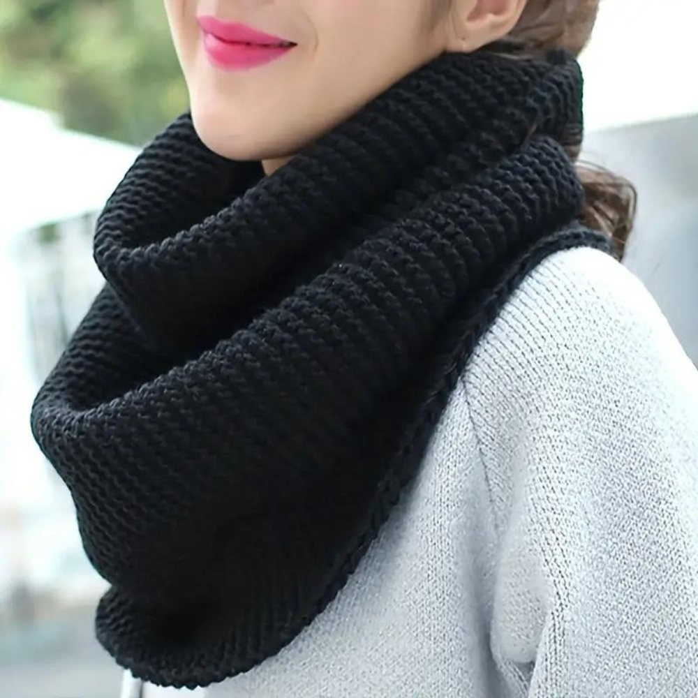 Women's elegant wool round scarf