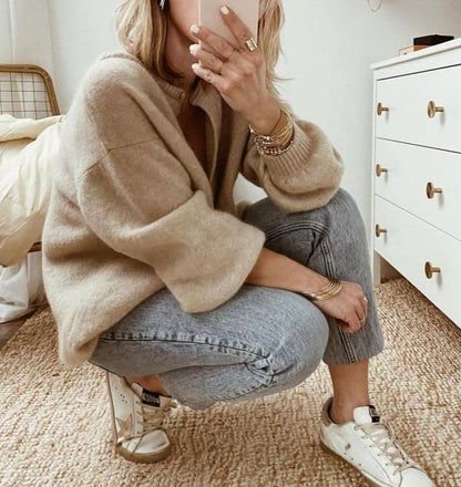 Women's loose long sleeved knitted sweater