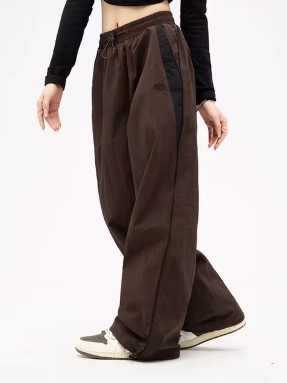 Women's wide leg sweatpants with elastic waistband