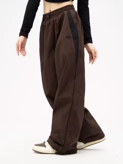 Women's wide leg sweatpants with elastic waistband