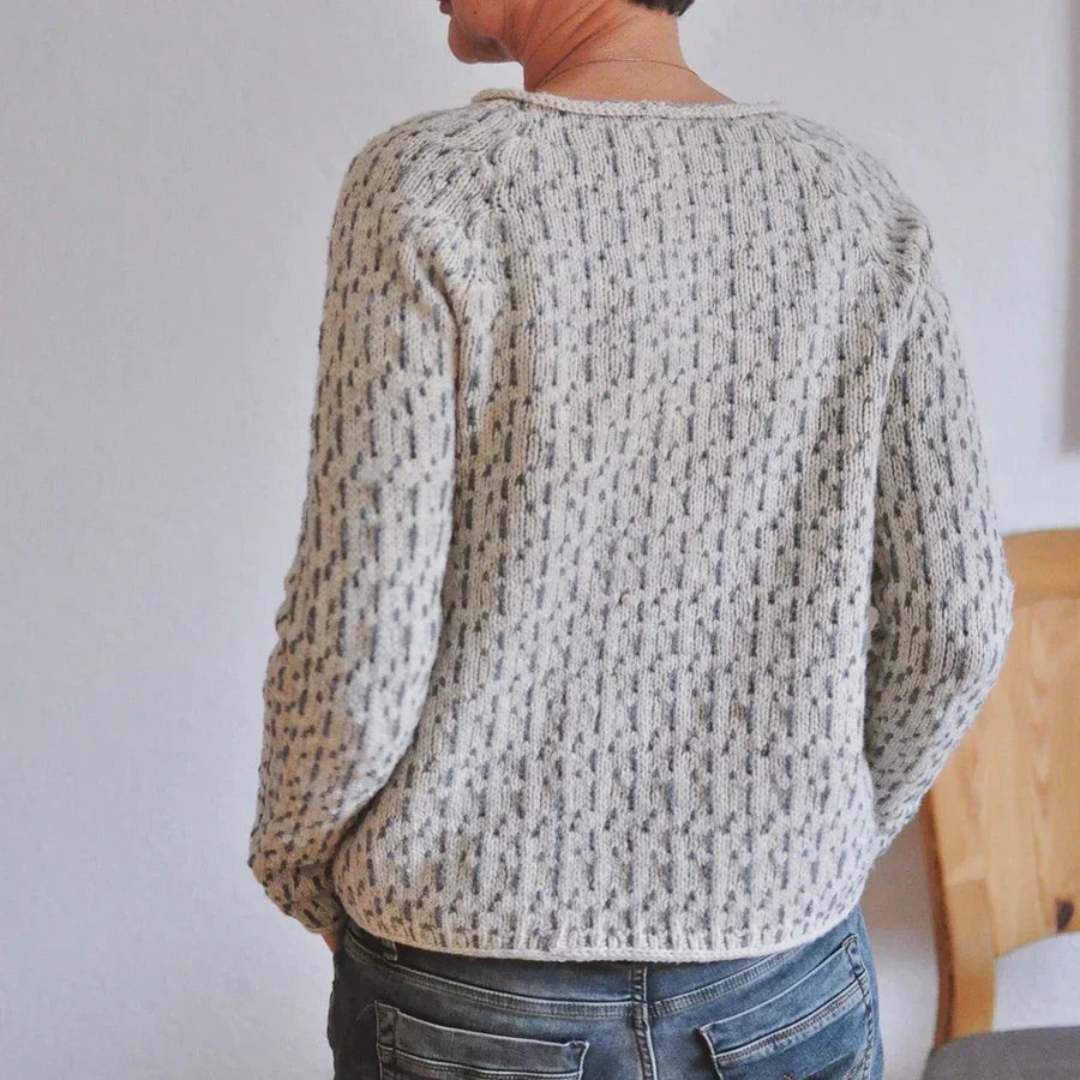 Women's knitted sweater with round neck