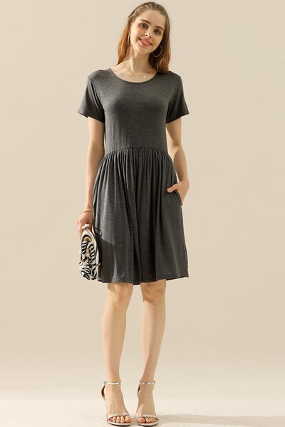 Women's Casual Dress - Round Neck - Short Sleeve - Knee-Length A-Line with Pockets