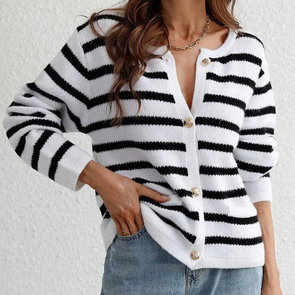 Women's fashionable knitted sweater with button closure
