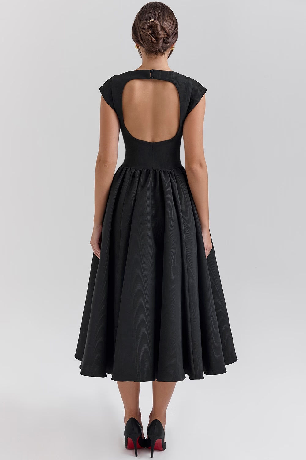 Women’s Dress – Satin-Like Fabric – A-Line Midi – Sleeveless High Neck – Formal Fit