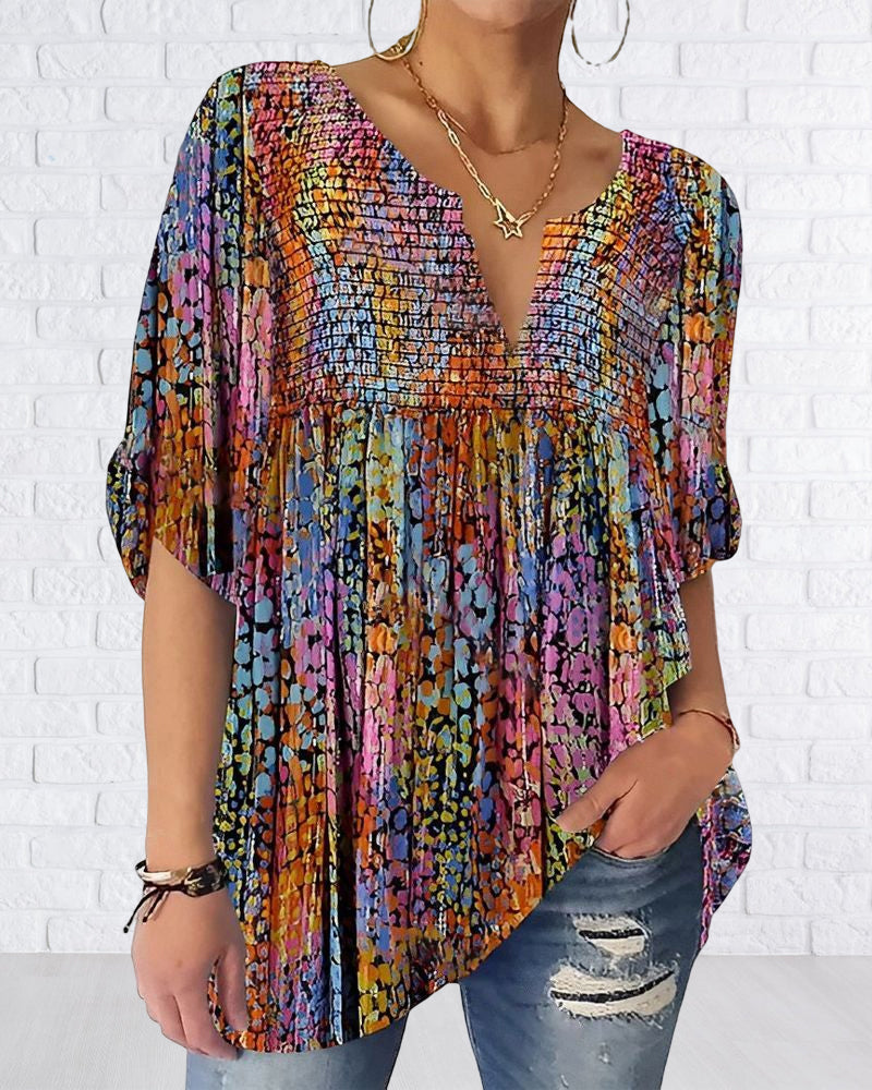 Rhona - t-shirt with colorful v-neck