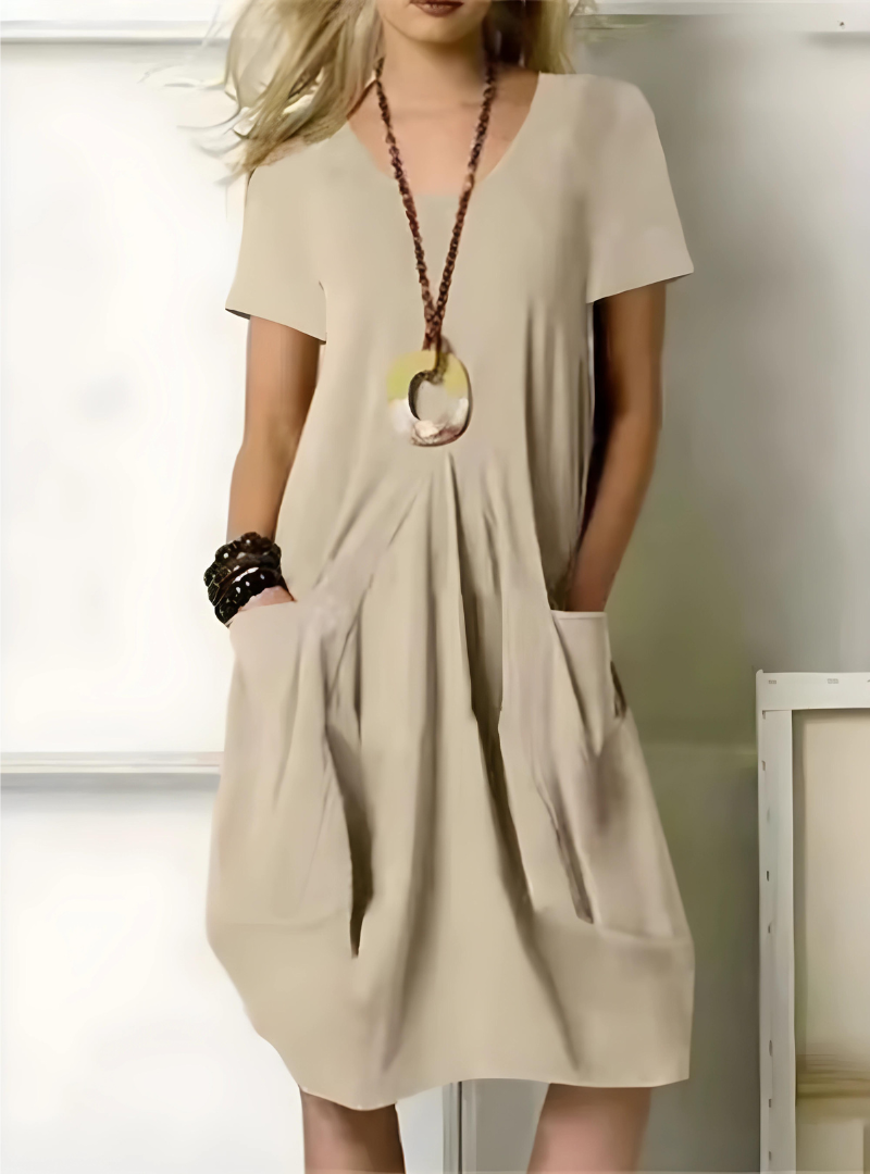 Women's Dress - Loose Fit - V-Neck Short Sleeve - Knee Length with Pockets