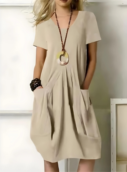 Women's Dress - Loose Fit - V-Neck Short Sleeve - Knee Length with Pockets
