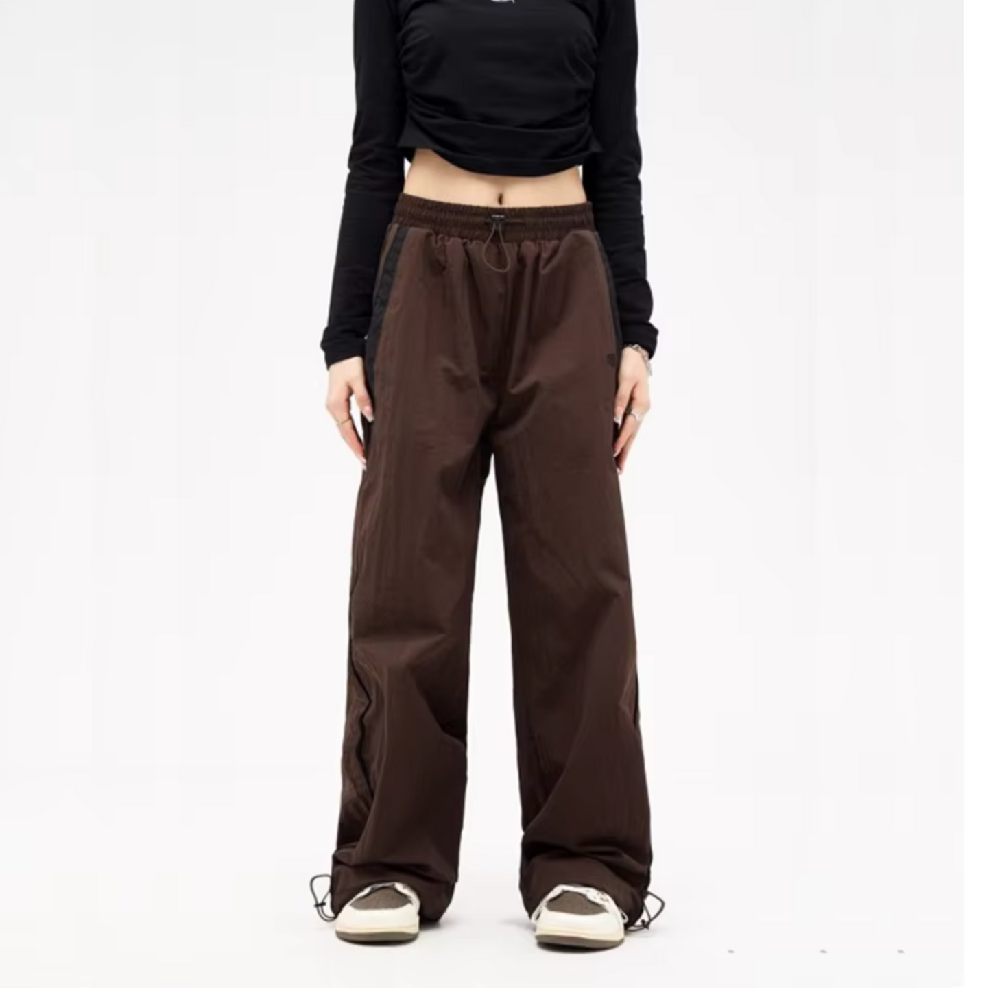 Women's wide leg sweatpants with elastic waistband