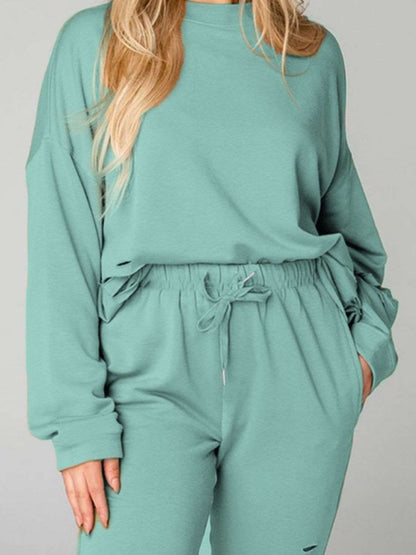 Women’s Loungewear Set - Relaxed Fit Sweatshirt & Distressed Jogger Pants - Casual Comfort
