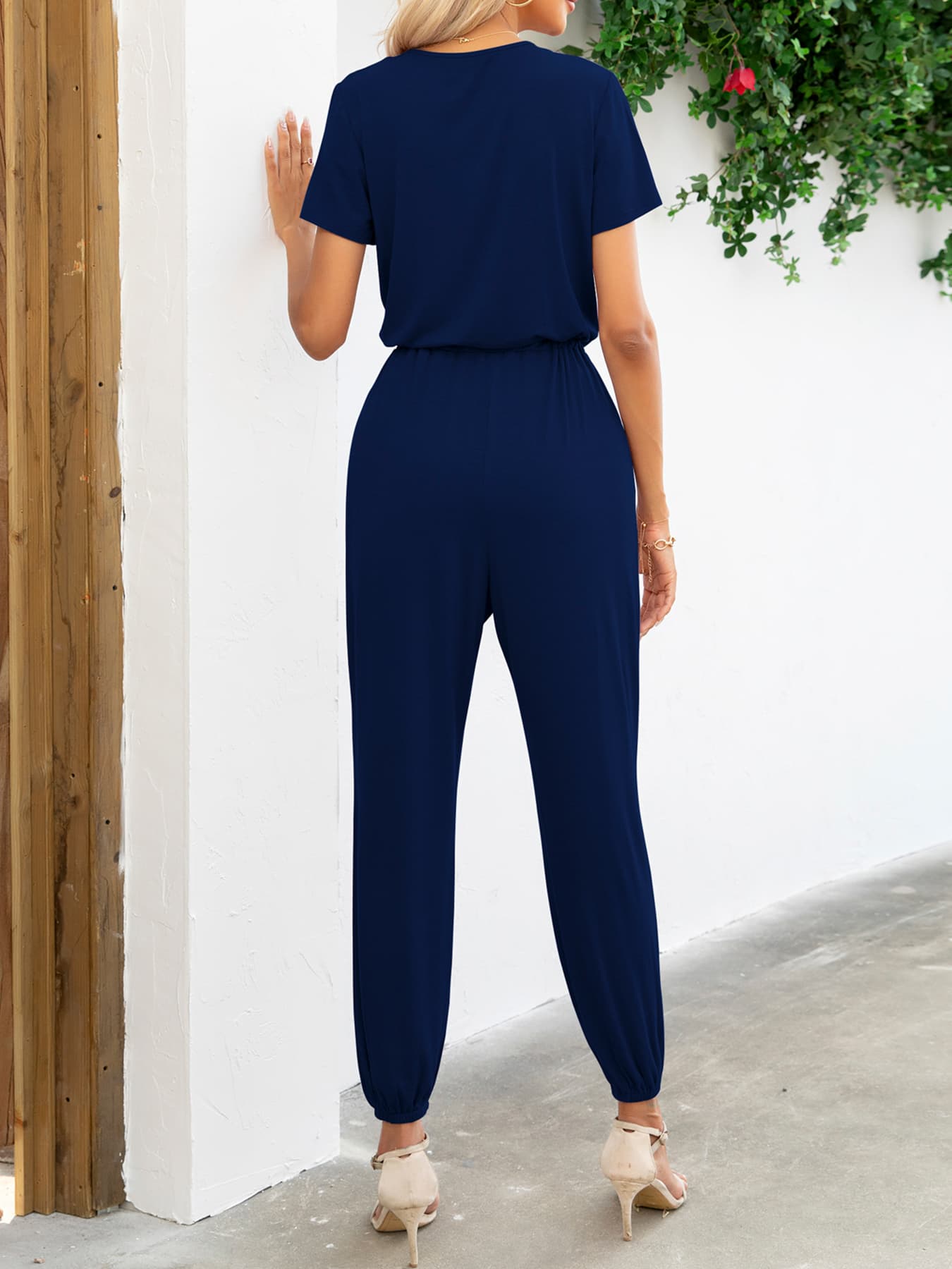 Women's v-neck short sleeve jumpsuit with pockets