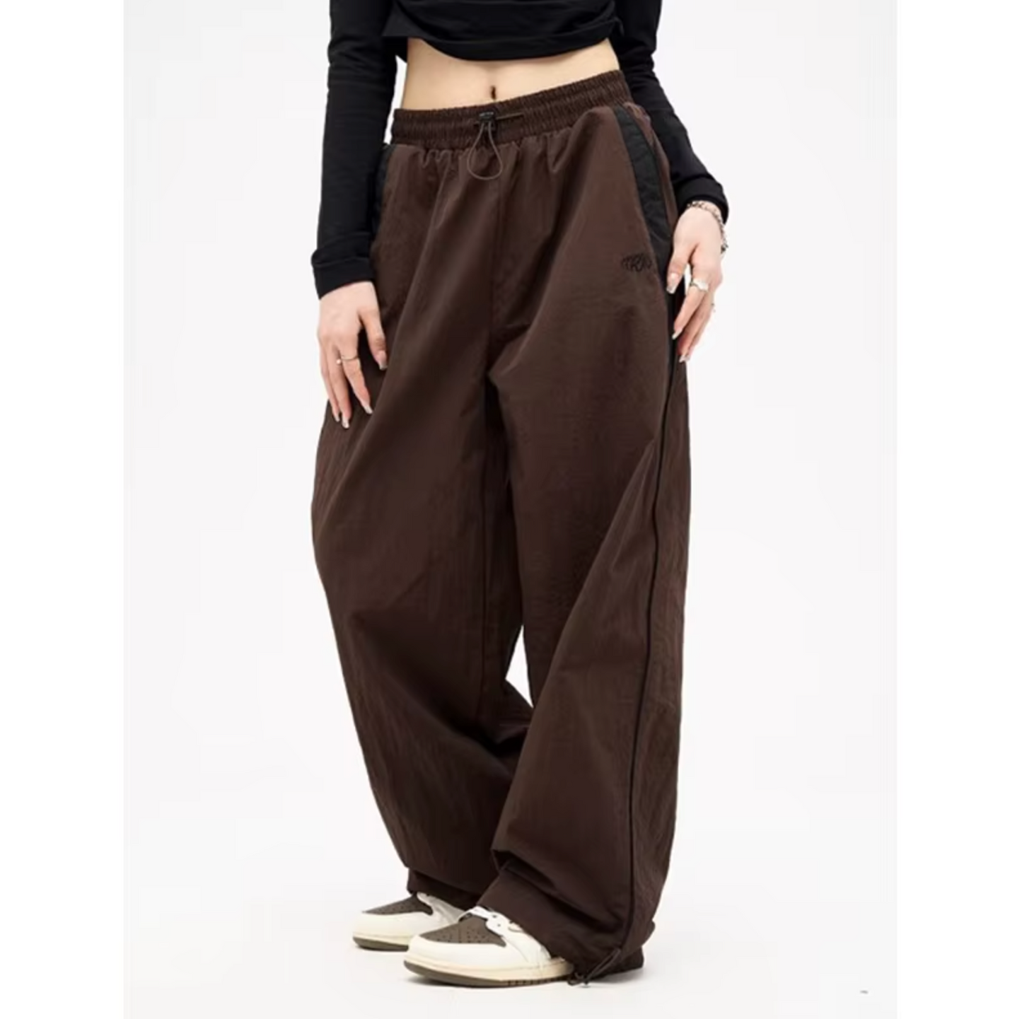 Women's wide leg sweatpants with elastic waistband
