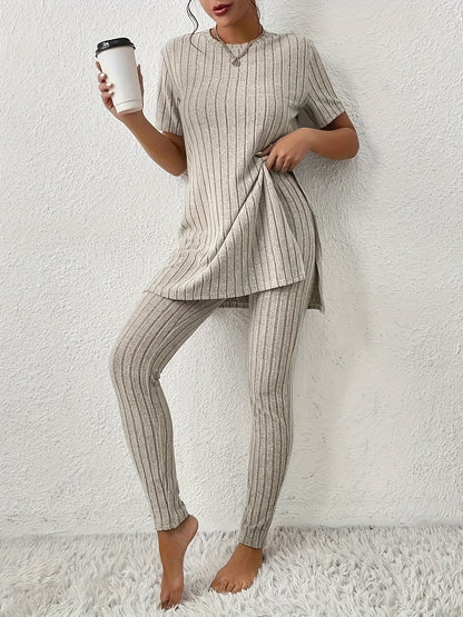 Solid color T-shirt and skinny pants two-piece suit for women