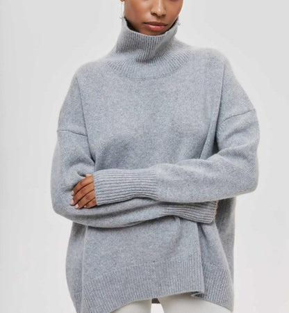 Women's knitted turtleneck