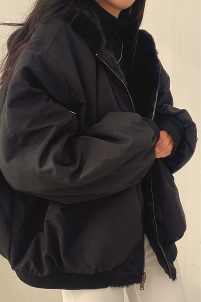 Stylish sherpa-lined winter jacket for women