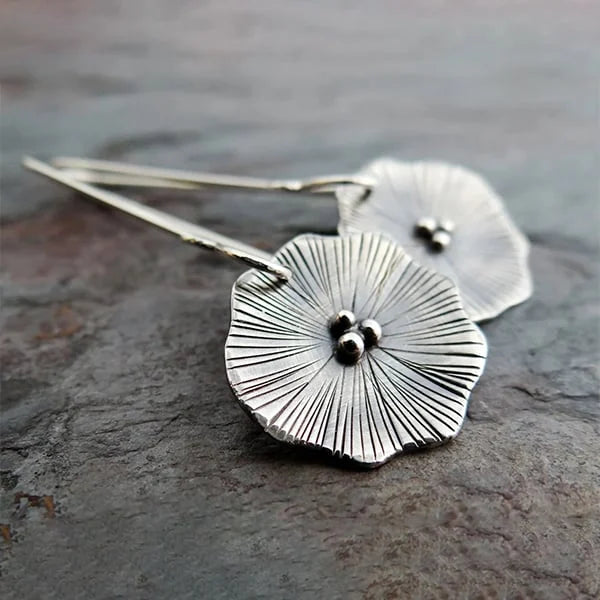 Elegant poppy love earrings