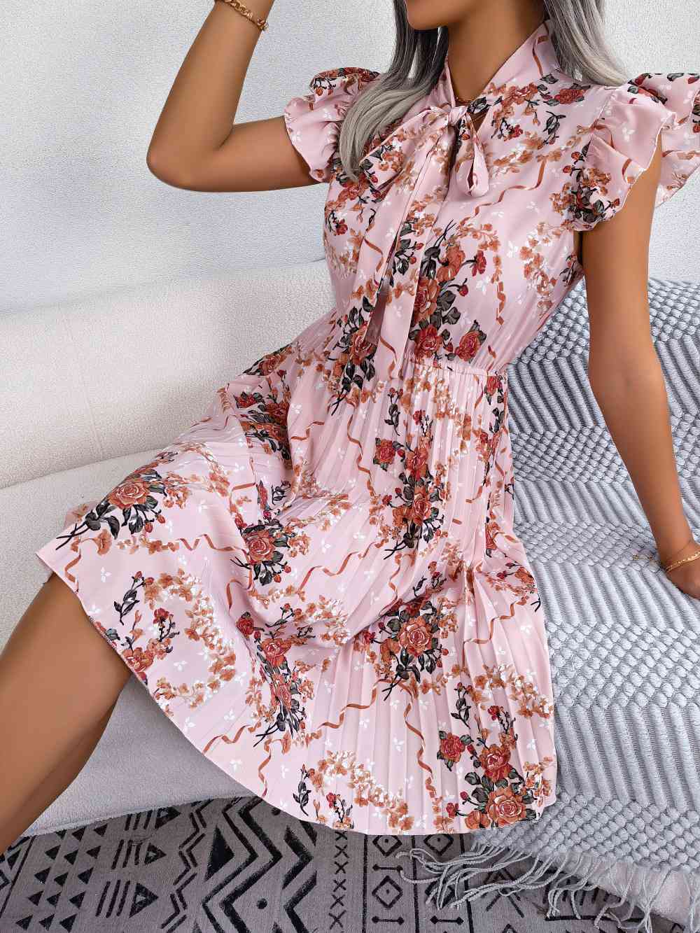 Women's Midi Dress - Fit-and-Flare - Tie Neck - Flutter Sleeve - Pleated Floral Print
