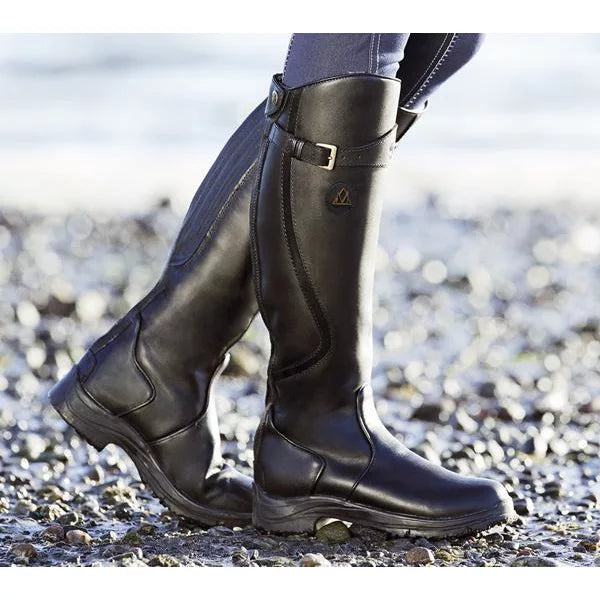 Tall Leather Equestrian Boots – Classic Outdoor Footwear