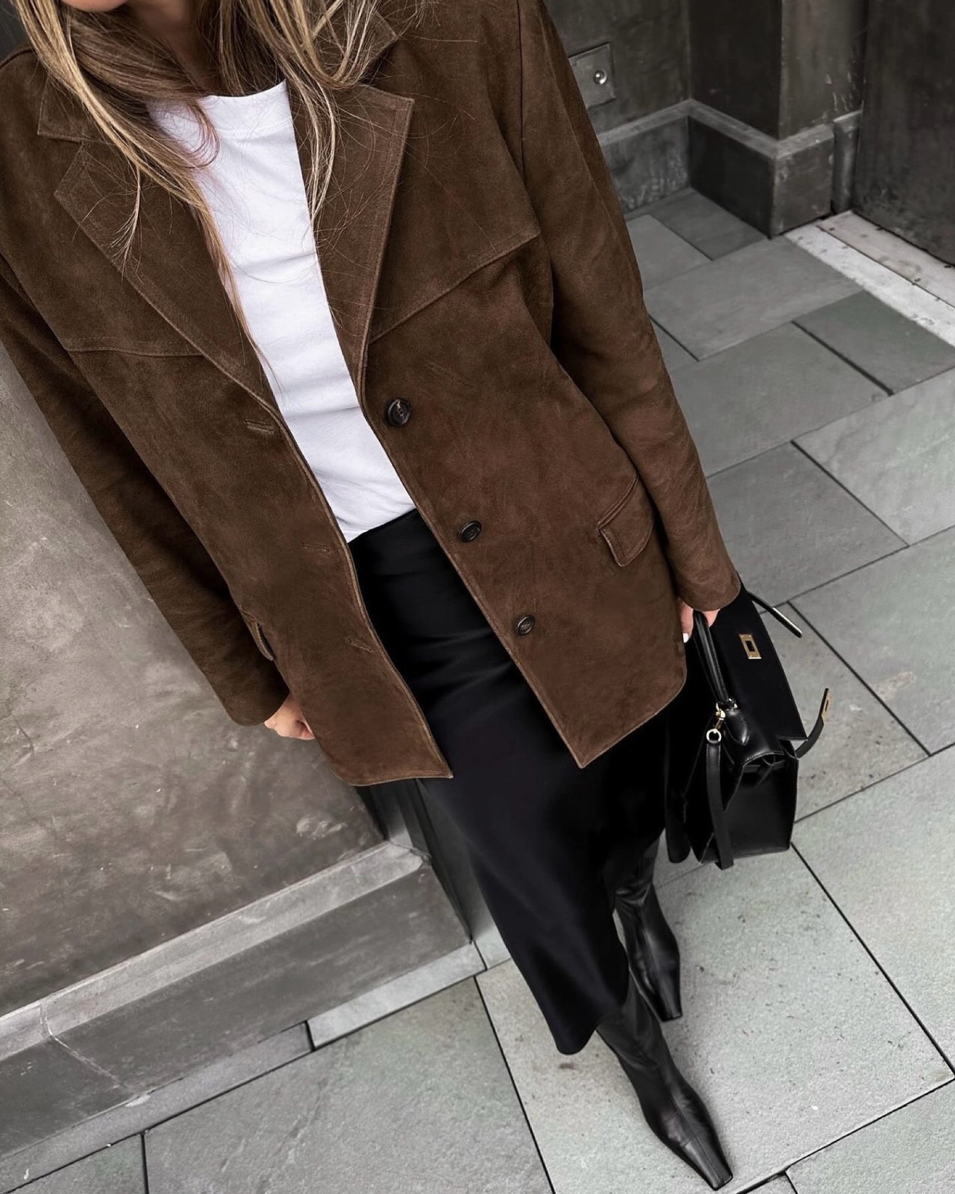 Women's fashionable buttoned blazer