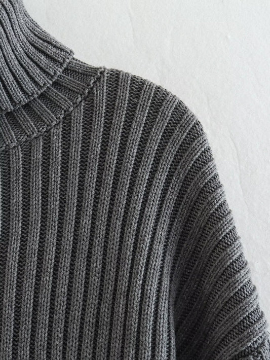 Elegant Cropped Turtleneck Sweater