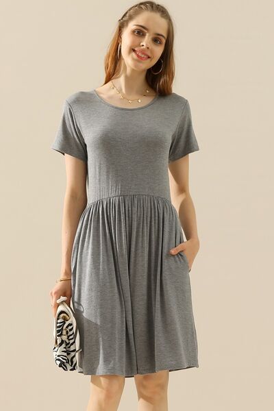 Women's Casual Dress - Round Neck - Short Sleeve - Knee-Length A-Line with Pockets