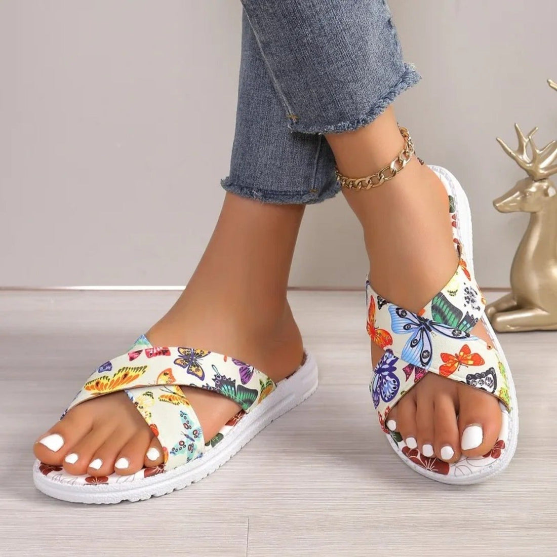 Margot - Stylish women's slippers with print and cross strap