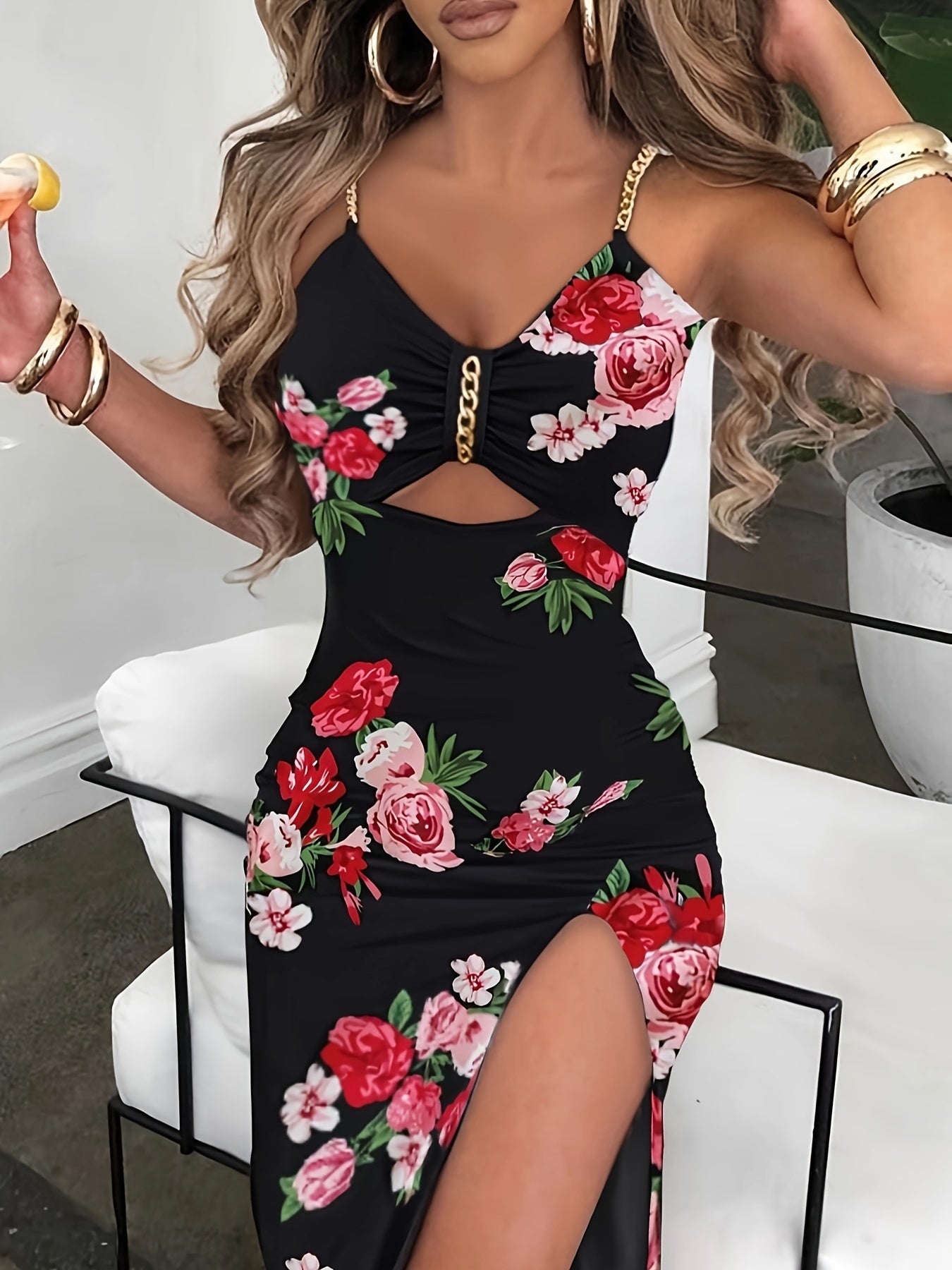 Elegant sleeveless suspender dress with flower print for women