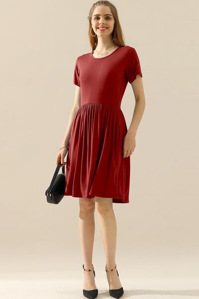 Women's Casual Dress - Round Neck - Short Sleeve - Knee-Length A-Line with Pockets