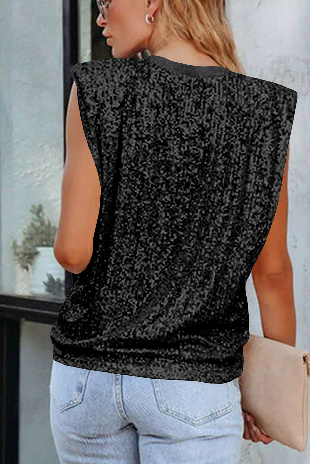 Sleeveless slim fit street fashion top for women