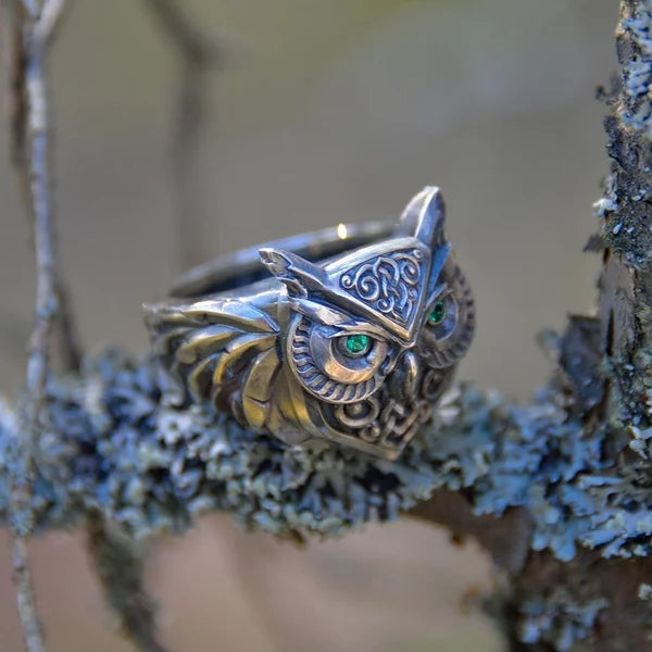 Emerald owl ring