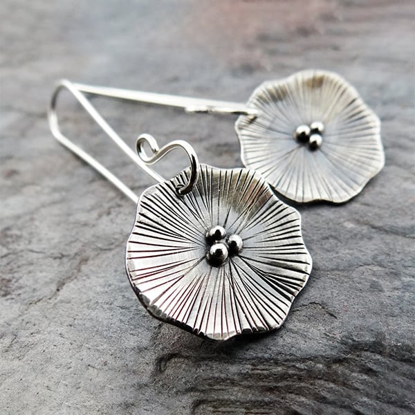 Elegant poppy love earrings